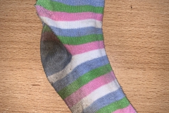 Einzelne Socke bunt  (Funddatum: 01.02.2020)