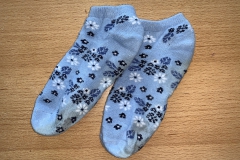 Socken blau "Blümchen"  (Funddatum: 01.02.2020)