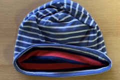 Mütze blau/weiß; innen rot/blau (Funddatum: 06.02.2020)